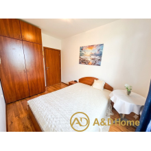  Spacious one-bedroom apartment with a excellent view to the dunes and close to the beach. 